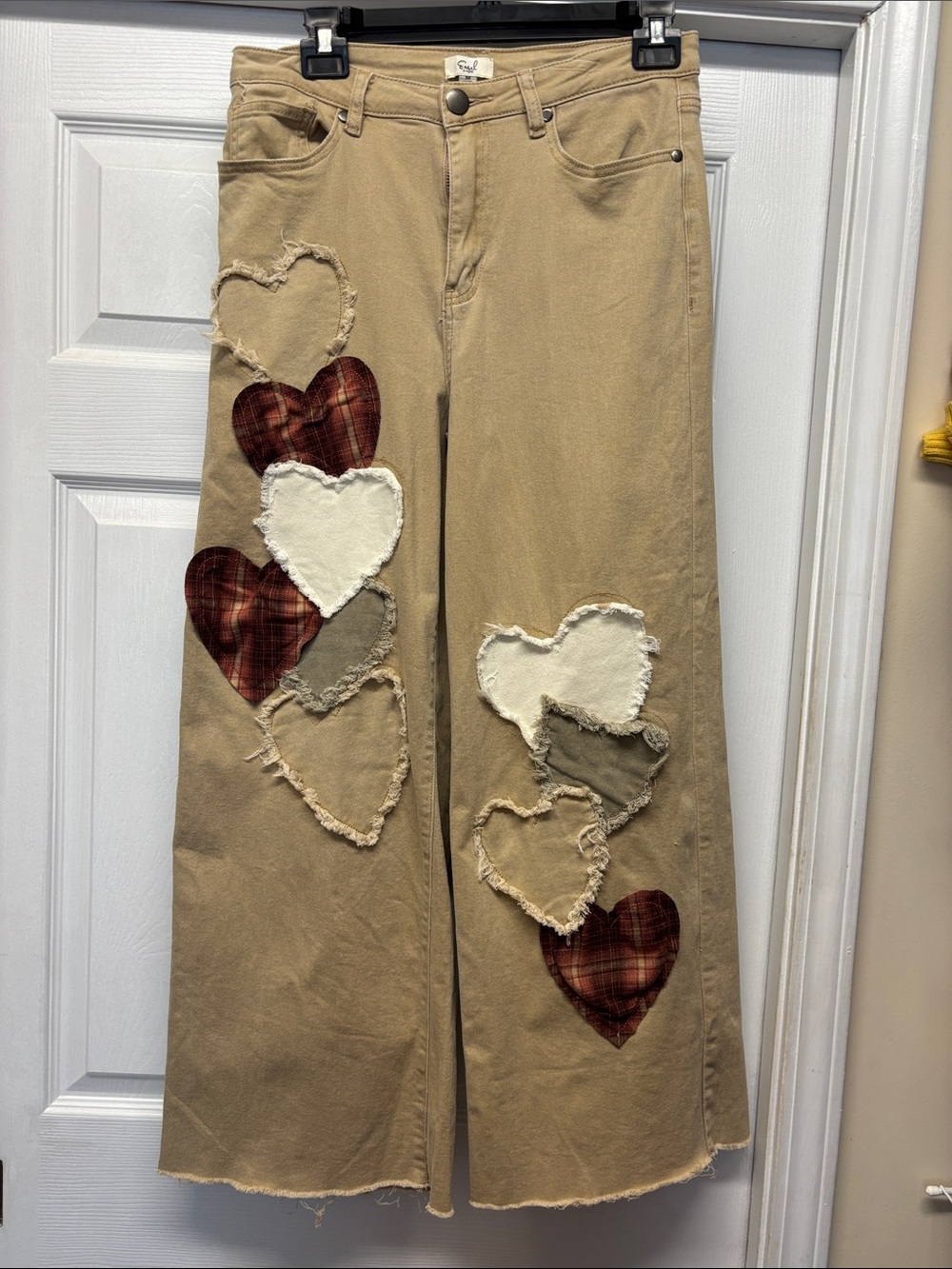 Easel Tan Wide-Leg Jeans with Heart Patch Appliques-cream, burgundy Flannel Sz M